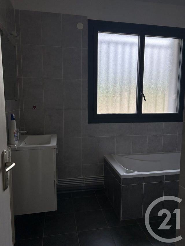 Appartement F3 à louer - 3 pièces - 53.4 m2 - BOIS LE ROI - 77 - ILE-DE-FRANCE - Century 21 Agence Babut