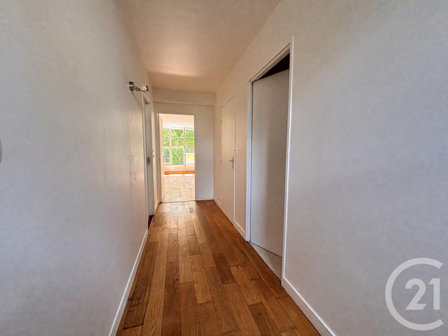 Appartement 2 pièces à vendre - 2 pièces - 55.27 m2 - FONTAINEBLEAU - 77 - ILE-DE-FRANCE - Century 21 Agence Babut