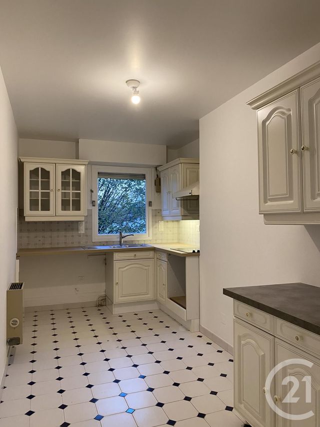 Appartement 4 pièces à vendre - 4 pièces - 92.58 m2 - AVON - 77 - ILE-DE-FRANCE - Century 21 Agence Babut