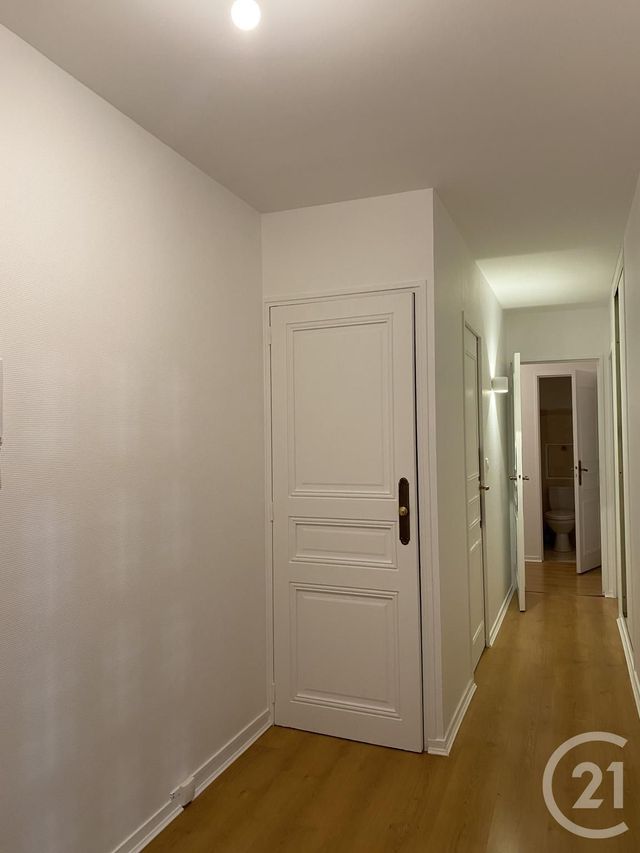 Appartement 4 pièces à vendre - 4 pièces - 92.58 m2 - AVON - 77 - ILE-DE-FRANCE - Century 21 Agence Babut
