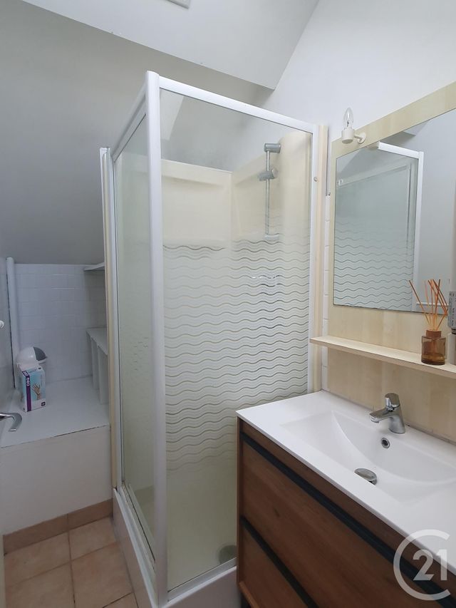 Appartement 2 pièces à louer - 2 pièces - 45.81 m2 - FONTAINEBLEAU - 77 - ILE-DE-FRANCE - Century 21 Agence Babut