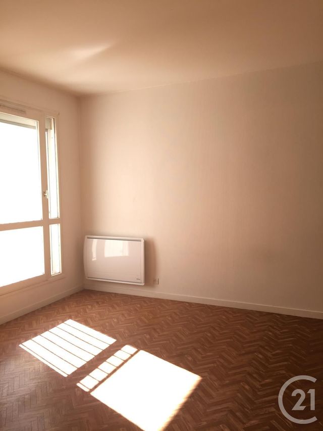 Appartement 2 pièces à louer - 2 pièces - 45.83 m2 - AVON - 77 - ILE-DE-FRANCE - Century 21 Agence Babut