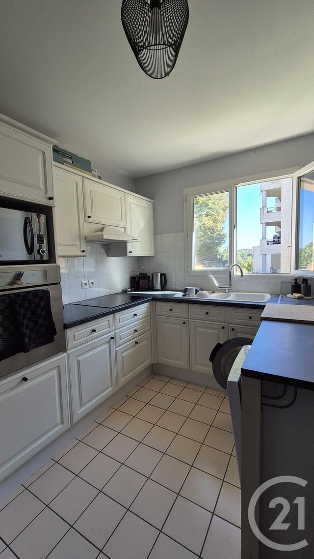 Appartement 3 pièces à louer - 3 pièces - 64.24 m2 - AVON - 77 - ILE-DE-FRANCE - Century 21 Agence Babut