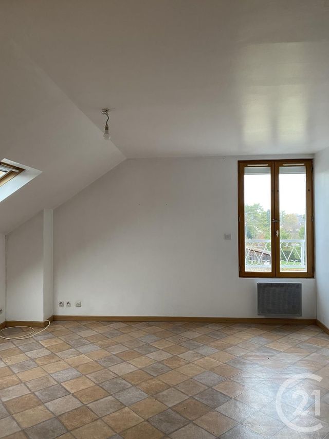 Appartement 3 pièces à louer - 3 pièces - 47.61 m2 - ST MAMMES - 77 - ILE-DE-FRANCE - Century 21 Agence Babut