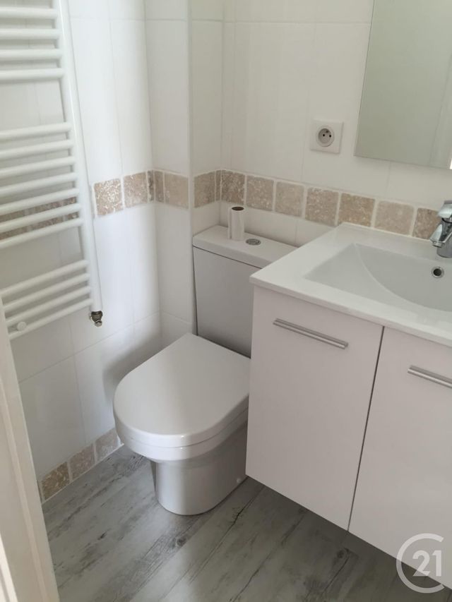 Appartement 2 pièces à louer - 2 pièces - 27.09 m2 - FONTAINEBLEAU - 77 - ILE-DE-FRANCE - Century 21 Agence Babut