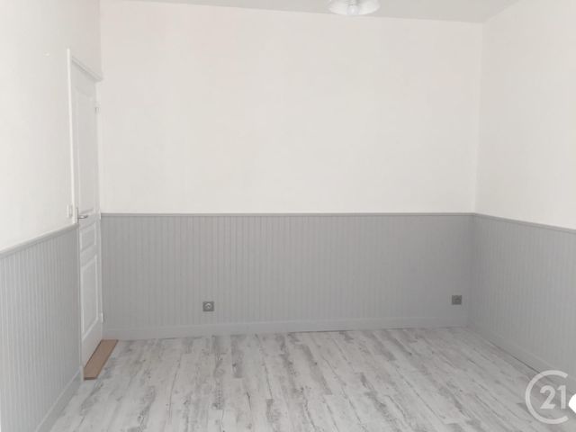Appartement 2 pièces à louer - 2 pièces - 27.09 m2 - FONTAINEBLEAU - 77 - ILE-DE-FRANCE - Century 21 Agence Babut