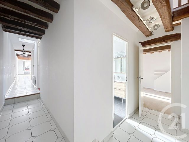 Appartement Duplex à louer - 5 pièces - 94.21 m2 - FONTAINEBLEAU - 77 - ILE-DE-FRANCE - Century 21 Agence Babut