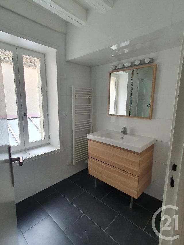 Appartement 5 pieces à louer - 5 pièces - 94.21 m2 - FONTAINEBLEAU - 77 - ILE-DE-FRANCE - Century 21 Agence Babut