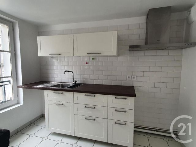 Appartement 5 pieces à louer - 5 pièces - 94.21 m2 - FONTAINEBLEAU - 77 - ILE-DE-FRANCE - Century 21 Agence Babut