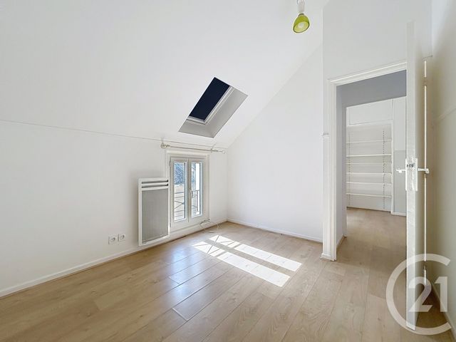 Appartement Duplex à louer - 5 pièces - 94.21 m2 - FONTAINEBLEAU - 77 - ILE-DE-FRANCE - Century 21 Agence Babut
