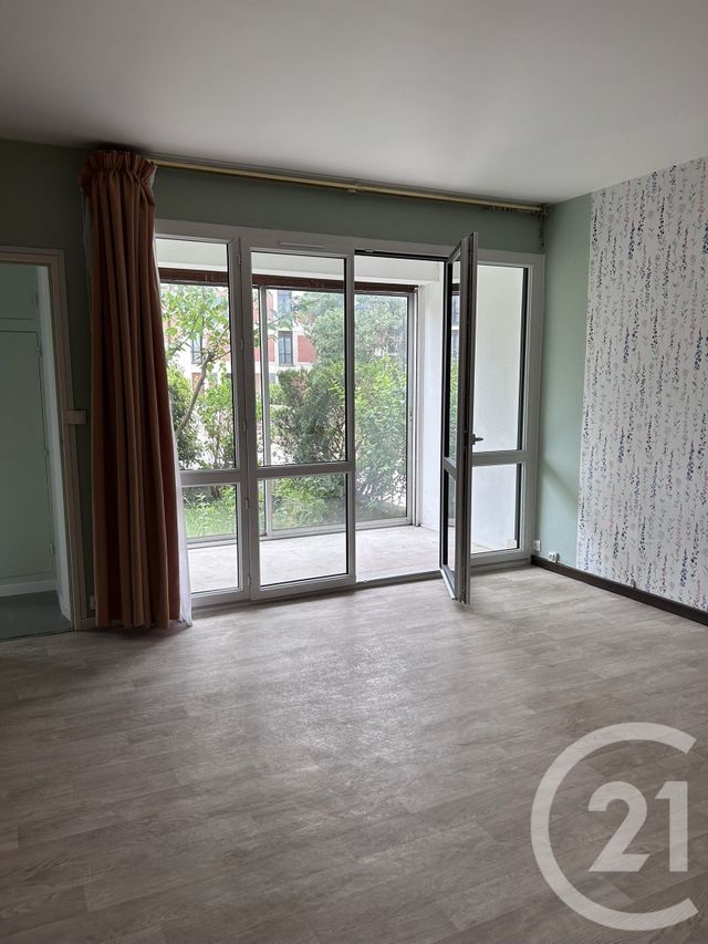 Appartement Studio à louer - 1 pièce - 39.1 m2 - AVON - 77 - ILE-DE-FRANCE - Century 21 Agence Babut