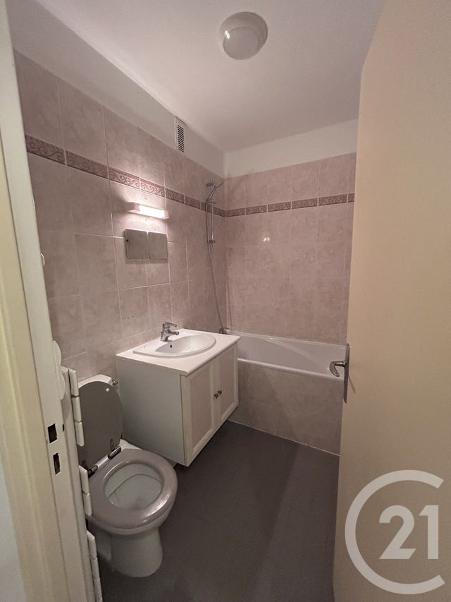 Appartement Studio à louer - 1 pièce - 39.1 m2 - AVON - 77 - ILE-DE-FRANCE - Century 21 Agence Babut