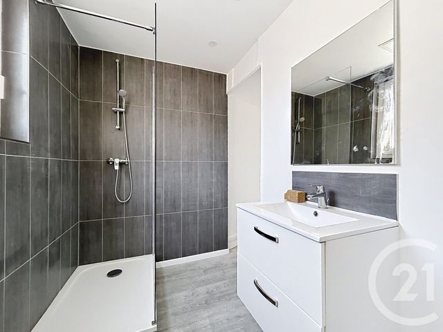 Appartement 2 pièces à louer - 2 pièces - 37.64 m2 - FONTAINEBLEAU - 77 - ILE-DE-FRANCE - Century 21 Agence Babut