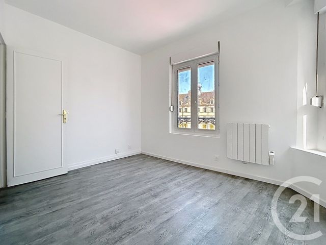 Appartement 2 pièces à louer - 2 pièces - 37.64 m2 - FONTAINEBLEAU - 77 - ILE-DE-FRANCE - Century 21 Agence Babut
