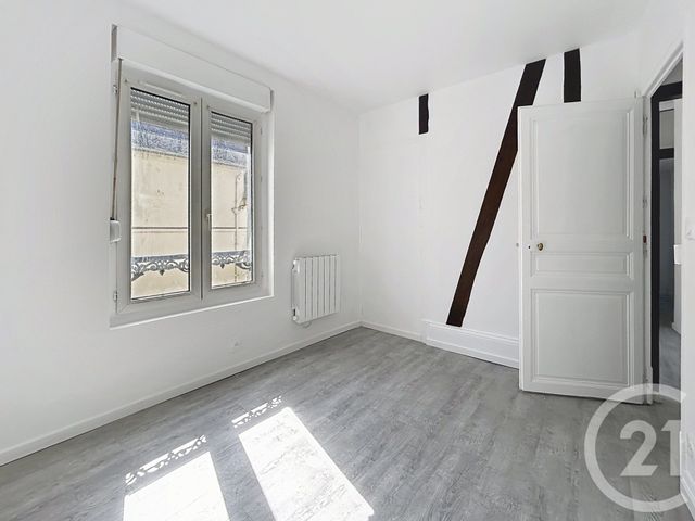 Appartement 2 pièces à louer - 2 pièces - 37.64 m2 - FONTAINEBLEAU - 77 - ILE-DE-FRANCE - Century 21 Agence Babut