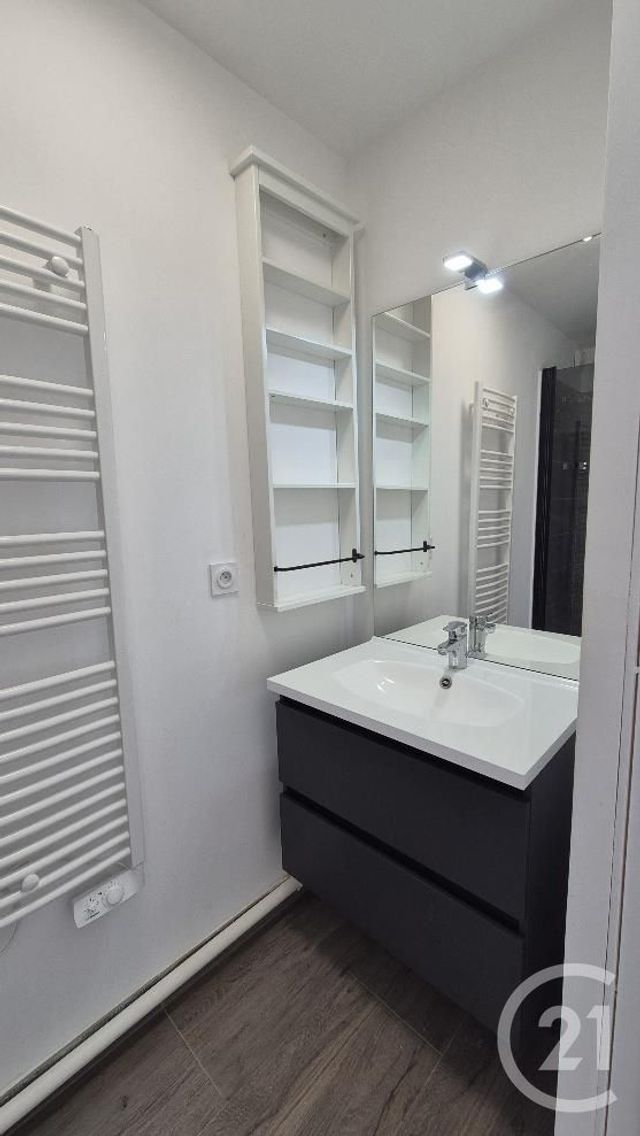 Appartement T4 à louer - 4 pièces - 81.76 m2 - AVON - 77 - ILE-DE-FRANCE - Century 21 Agence Babut