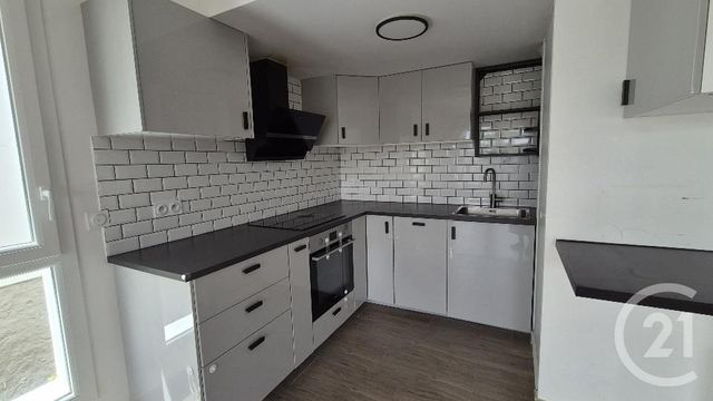 Appartement T4 à louer - 4 pièces - 81.76 m2 - AVON - 77 - ILE-DE-FRANCE - Century 21 Agence Babut