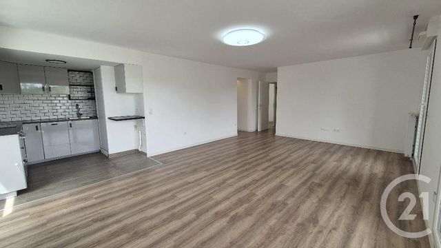 Appartement T4 à louer - 4 pièces - 81.76 m2 - AVON - 77 - ILE-DE-FRANCE - Century 21 Agence Babut