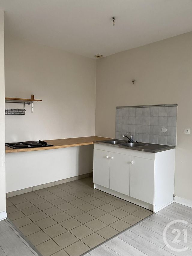 Appartement 2 pièces à louer - 2 pièces - 42.88 m2 - FONTAINEBLEAU - 77 - ILE-DE-FRANCE - Century 21 Agence Babut