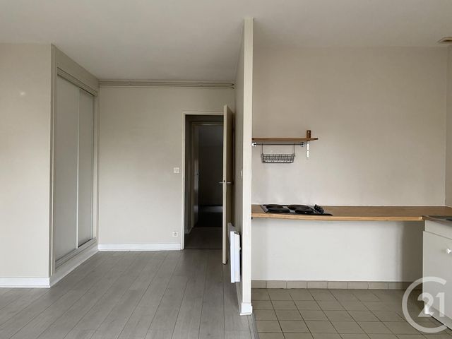 Appartement 2 pièces à louer - 2 pièces - 42.88 m2 - FONTAINEBLEAU - 77 - ILE-DE-FRANCE - Century 21 Agence Babut