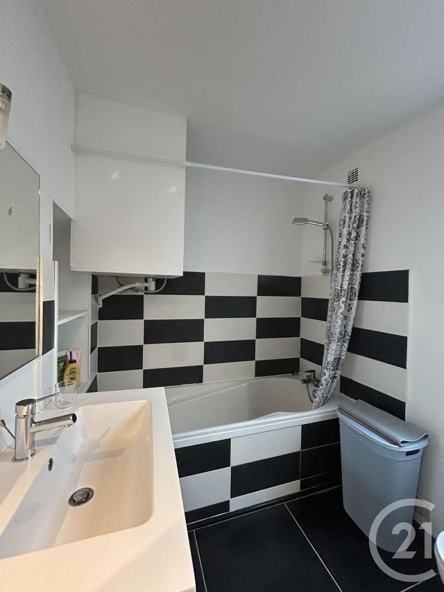 Appartement F1 à vendre - 2 pièces - 41.56 m2 - FONTAINEBLEAU - 77 - ILE-DE-FRANCE - Century 21 Agence Babut