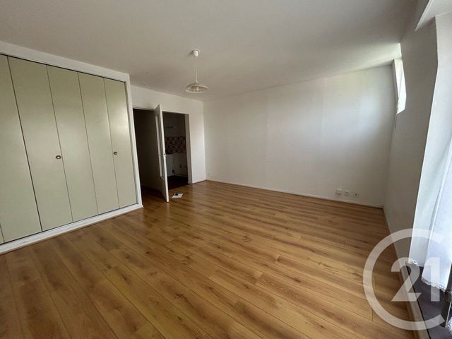 Appartement Studio à louer FONTAINEBLEAU
