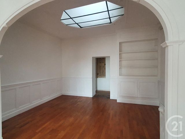 Appartement F5 à louer - 5 pièces - 99.13 m2 - FONTAINEBLEAU - 77 - ILE-DE-FRANCE - Century 21 Agence Babut