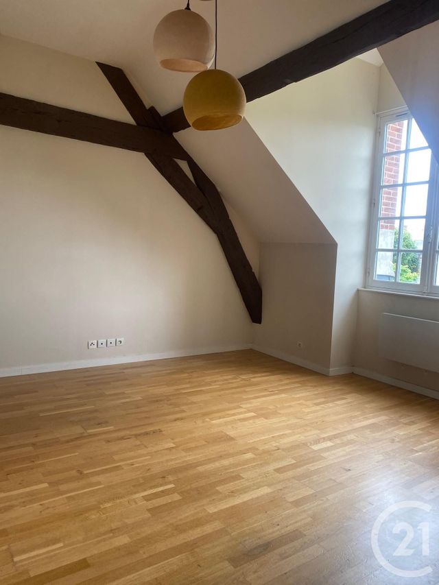 Appartement 2 pièces à louer - 2 pièces - 38.78 m2 - FONTAINEBLEAU - 77 - ILE-DE-FRANCE - Century 21 Agence Babut