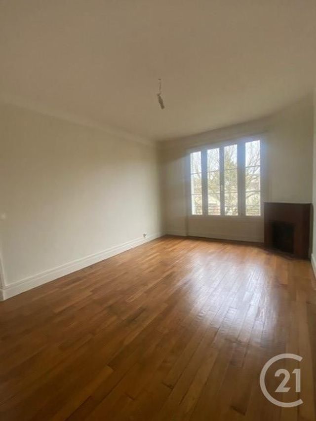 Appartement 3 pièces à louer - 3 pièces - 70.99 m2 - FONTAINEBLEAU - 77 - ILE-DE-FRANCE - Century 21 Agence Babut