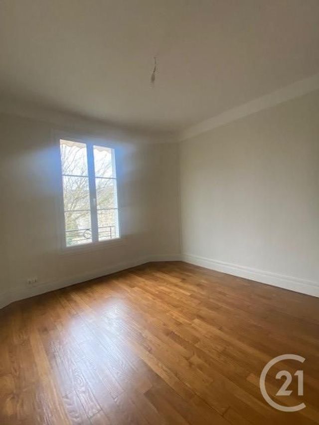 Appartement 3 pièces à louer - 3 pièces - 70.99 m2 - FONTAINEBLEAU - 77 - ILE-DE-FRANCE - Century 21 Agence Babut
