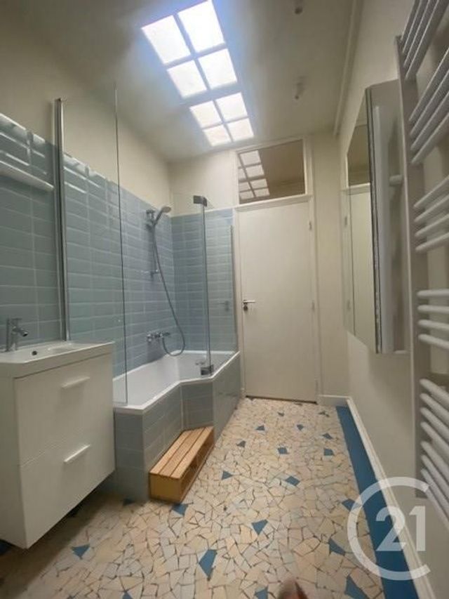 Appartement 3 pièces à louer - 3 pièces - 70.99 m2 - FONTAINEBLEAU - 77 - ILE-DE-FRANCE - Century 21 Agence Babut