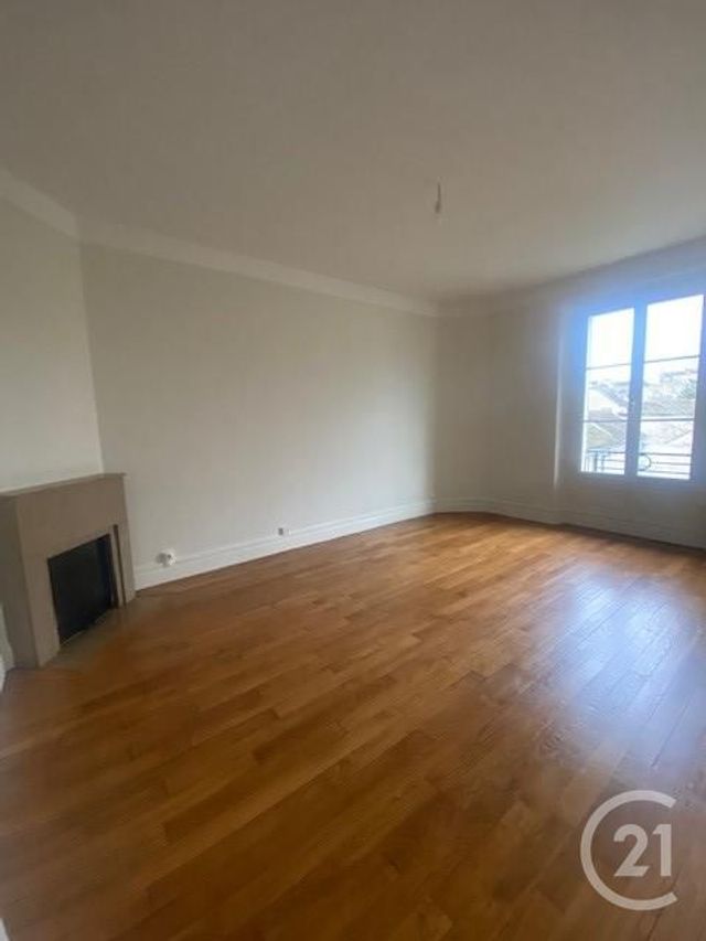 Appartement 3 pièces à louer - 3 pièces - 70.99 m2 - FONTAINEBLEAU - 77 - ILE-DE-FRANCE - Century 21 Agence Babut