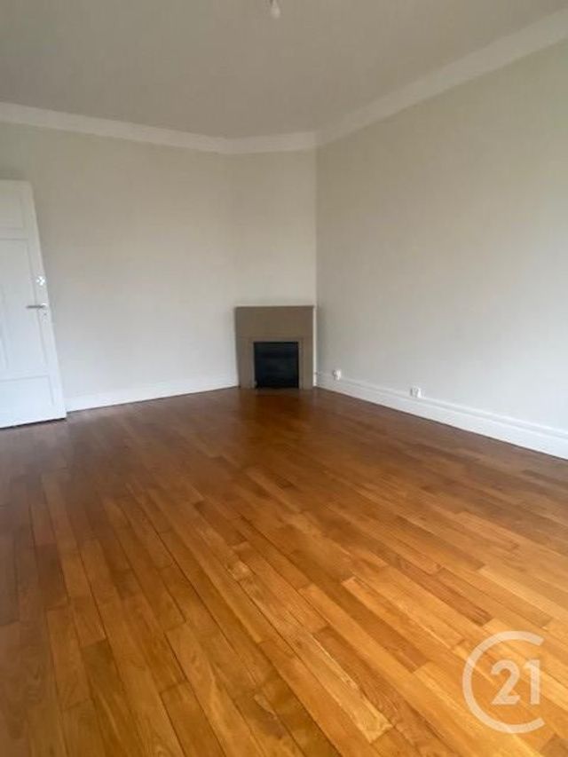 Appartement 3 pièces à louer - 3 pièces - 70.99 m2 - FONTAINEBLEAU - 77 - ILE-DE-FRANCE - Century 21 Agence Babut