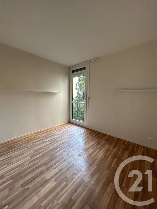 Appartement 3 pièces à louer - 3 pièces - 63.0 m2 - AVON - 77 - ILE-DE-FRANCE - Century 21 Agence Babut