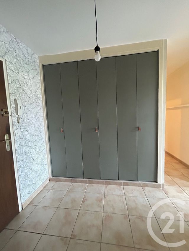 Appartement 3 pièces à louer - 3 pièces - 63.0 m2 - AVON - 77 - ILE-DE-FRANCE - Century 21 Agence Babut