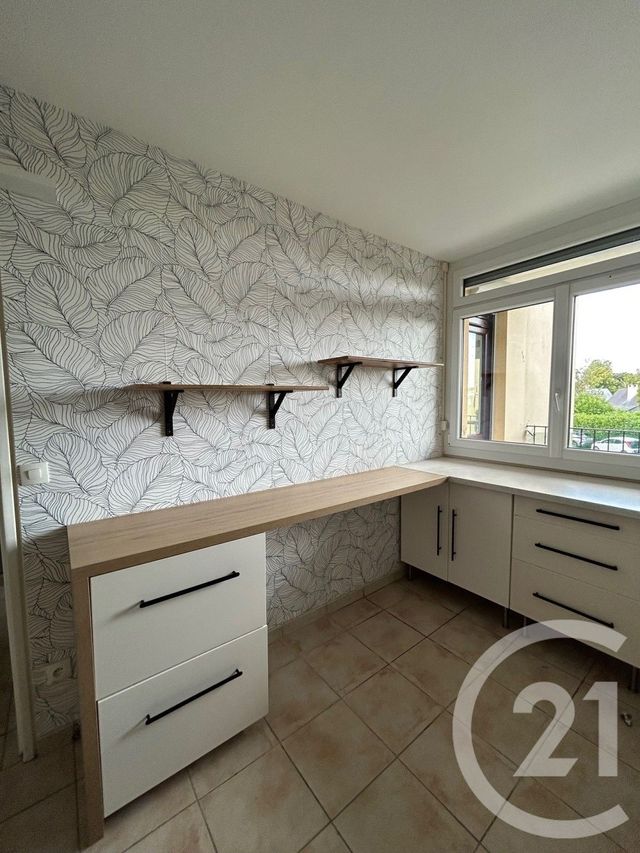 Appartement 3 pièces à louer - 3 pièces - 63.0 m2 - AVON - 77 - ILE-DE-FRANCE - Century 21 Agence Babut