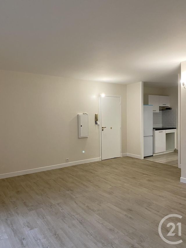 Appartement 2 pièces à louer - 2 pièces - 54.01 m2 - FONTAINEBLEAU - 77 - ILE-DE-FRANCE - Century 21 Agence Babut