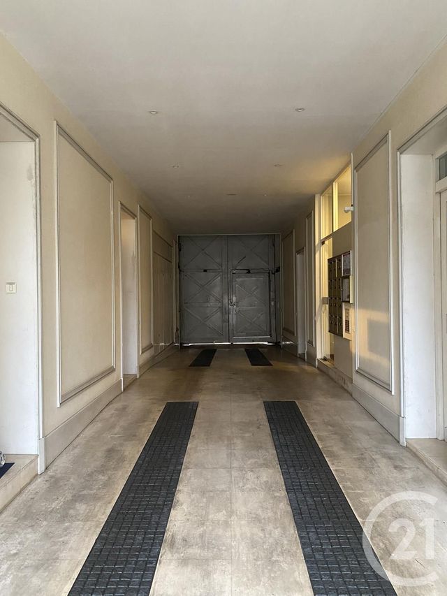Appartement 2 pièces à louer - 2 pièces - 54.01 m2 - FONTAINEBLEAU - 77 - ILE-DE-FRANCE - Century 21 Agence Babut