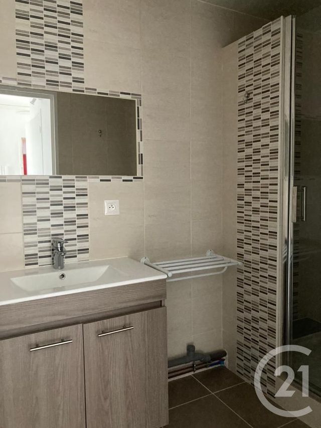 Appartement 2 pièces à louer - 2 pièces - 44.01 m2 - AVON - 77 - ILE-DE-FRANCE - Century 21 Agence Babut
