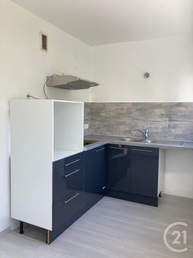 Appartement 2 pièces à louer - 2 pièces - 44.01 m2 - AVON - 77 - ILE-DE-FRANCE - Century 21 Agence Babut