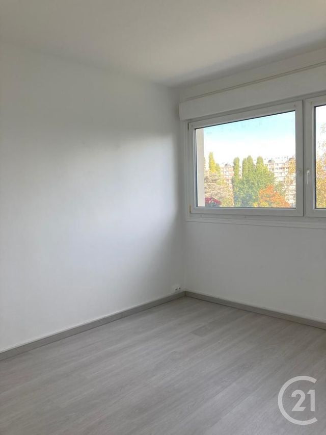 Appartement 2 pièces à louer - 2 pièces - 44.01 m2 - AVON - 77 - ILE-DE-FRANCE - Century 21 Agence Babut