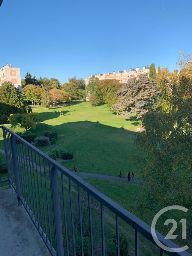 Appartement 2 pièces à louer - 2 pièces - 44.01 m2 - AVON - 77 - ILE-DE-FRANCE - Century 21 Agence Babut