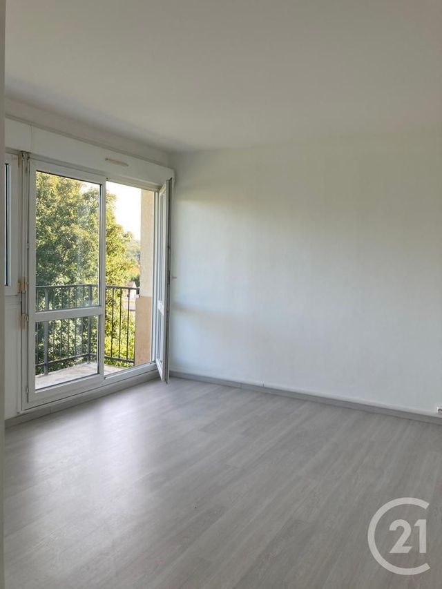 Appartement 2 pièces à louer - 2 pièces - 44.01 m2 - AVON - 77 - ILE-DE-FRANCE - Century 21 Agence Babut
