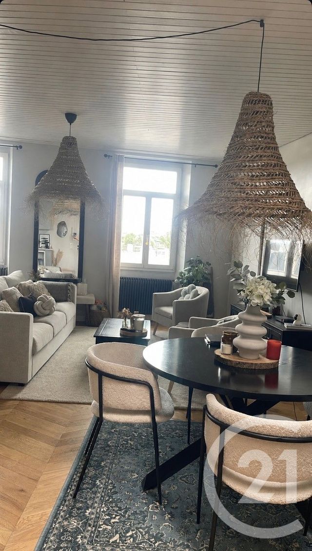 Appartement 2 pièces à louer - 2 pièces - 62.46 m2 - FONTAINEBLEAU - 77 - ILE-DE-FRANCE - Century 21 Agence Babut