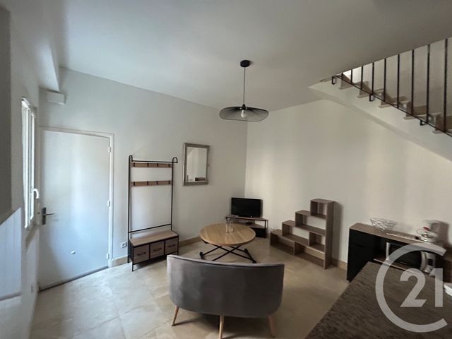 Appartement 2 pièces à louer - 2 pièces - 35.03 m2 - FONTAINEBLEAU - 77 - ILE-DE-FRANCE - Century 21 Agence Babut