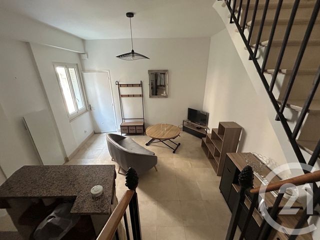 Appartement 2 pièces à louer - 2 pièces - 35.03 m2 - FONTAINEBLEAU - 77 - ILE-DE-FRANCE - Century 21 Agence Babut