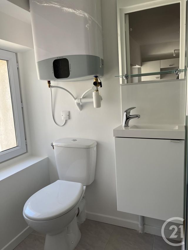 Appartement 2 pièces à louer - 2 pièces - 32.58 m2 - AVON - 77 - ILE-DE-FRANCE - Century 21 Agence Babut