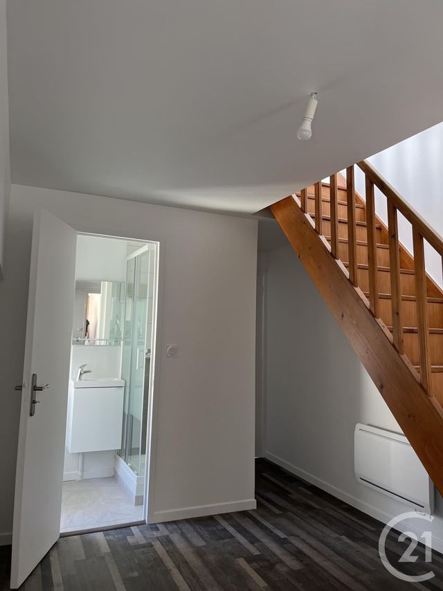 Appartement 2 pièces à louer - 2 pièces - 32.58 m2 - AVON - 77 - ILE-DE-FRANCE - Century 21 Agence Babut