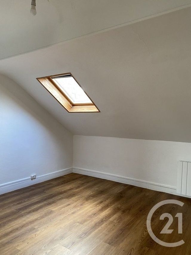 Appartement 2 pièces à louer - 2 pièces - 24.37 m2 - FONTAINEBLEAU - 77 - ILE-DE-FRANCE - Century 21 Agence Babut