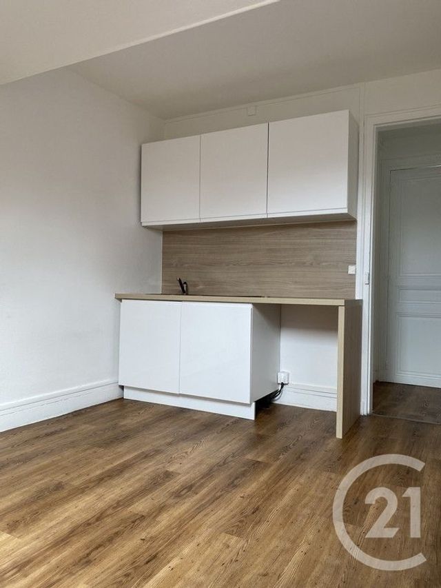 Appartement 2 pièces à louer - 2 pièces - 24.37 m2 - FONTAINEBLEAU - 77 - ILE-DE-FRANCE - Century 21 Agence Babut
